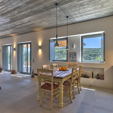 Pezoules House Ii *