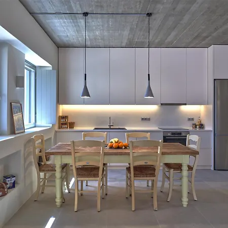 Pezoules House Ii *